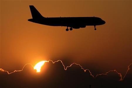 an-alitalia-plane-approaches-to-land-at-fiumicino-international-airport-in-rome-september-25-2008.jpg